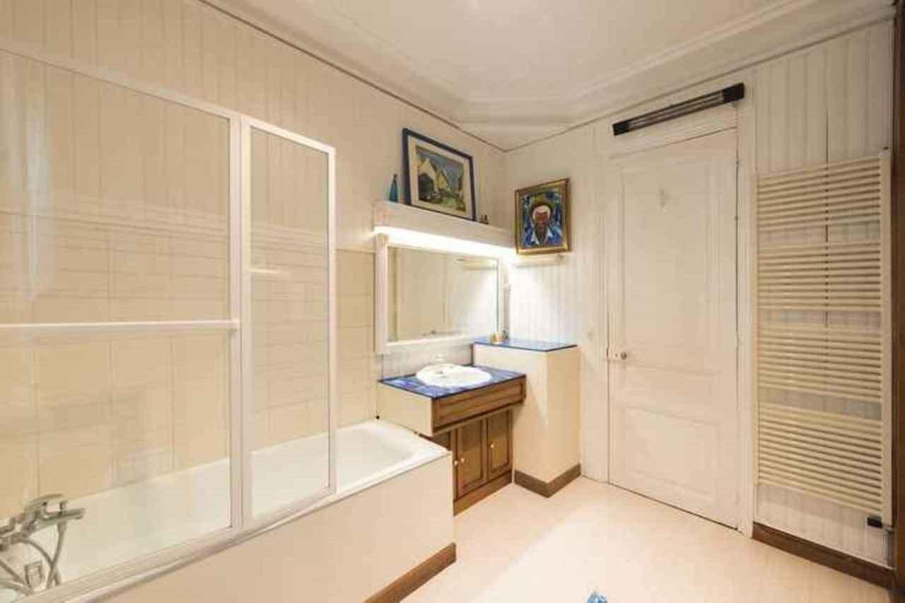 Colorful In Pigalle Apartment *